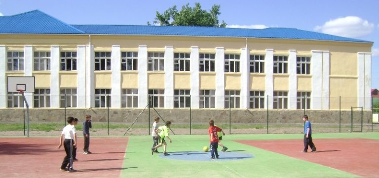 Спортивная площадка