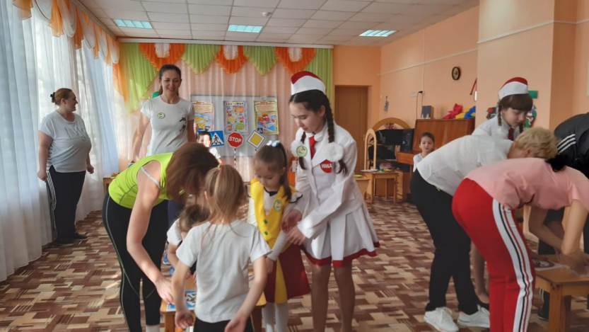 ЮИДовцы отряда “Перекресток” встретились с воспитанниками детских садов