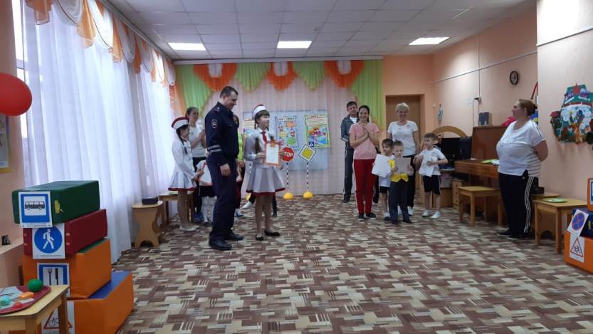 ЮИДовцы отряда “Перекресток” встретились с воспитанниками детских садов