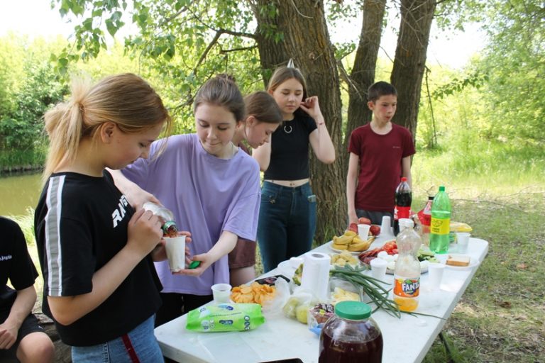 Подробнее о статье 7 б класс в походе…