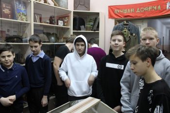Подробнее о статье Экскурсия для 7 а класса в школьный музей «Исток»