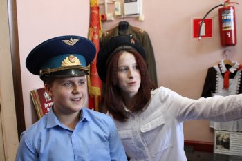 Подробнее о статье Экскурсия для 5 б класса в школьный музей «Исток»