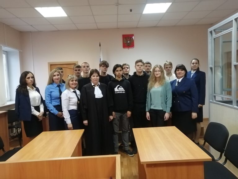 Подробнее о статье Обучающиеся посетили Обливской районный суд