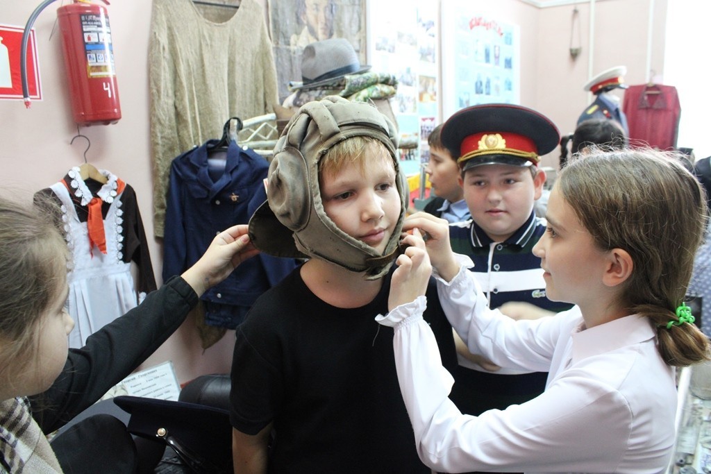 Вы сейчас просматриваете Экскурсия для 4 в класса в школьный музей «Исток»
