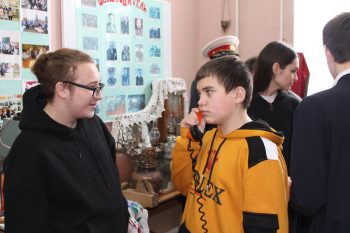 Подробнее о статье Экскурсия для 9 а класса в школьный музей «Исток»