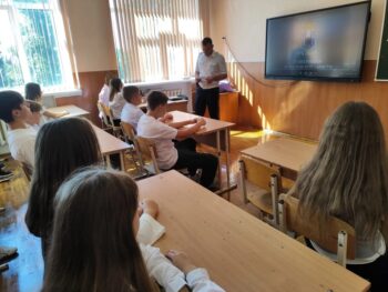 Подробнее о статье Едины в знаниях, дружны в традициях: как в нашей школе прошел День знаний